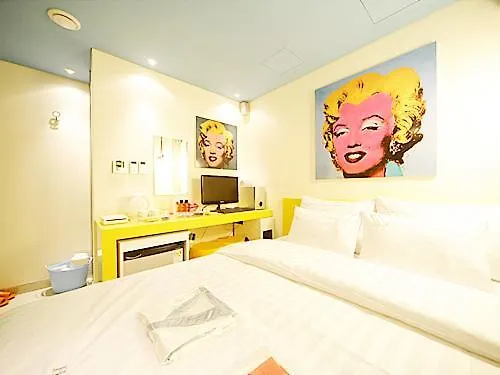 Echae Hotel 2 Sinchon 2*